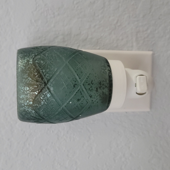 Scentsy Warmers and Wax - Picture 3 of 6